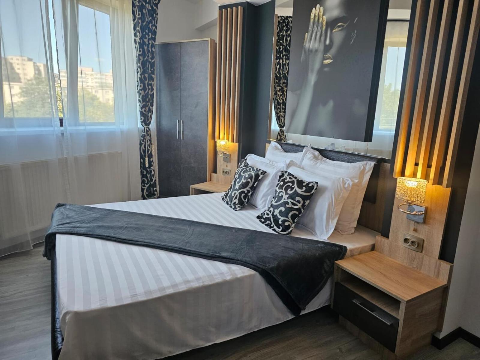 Theline Hotel Bukarest Eksteriør billede